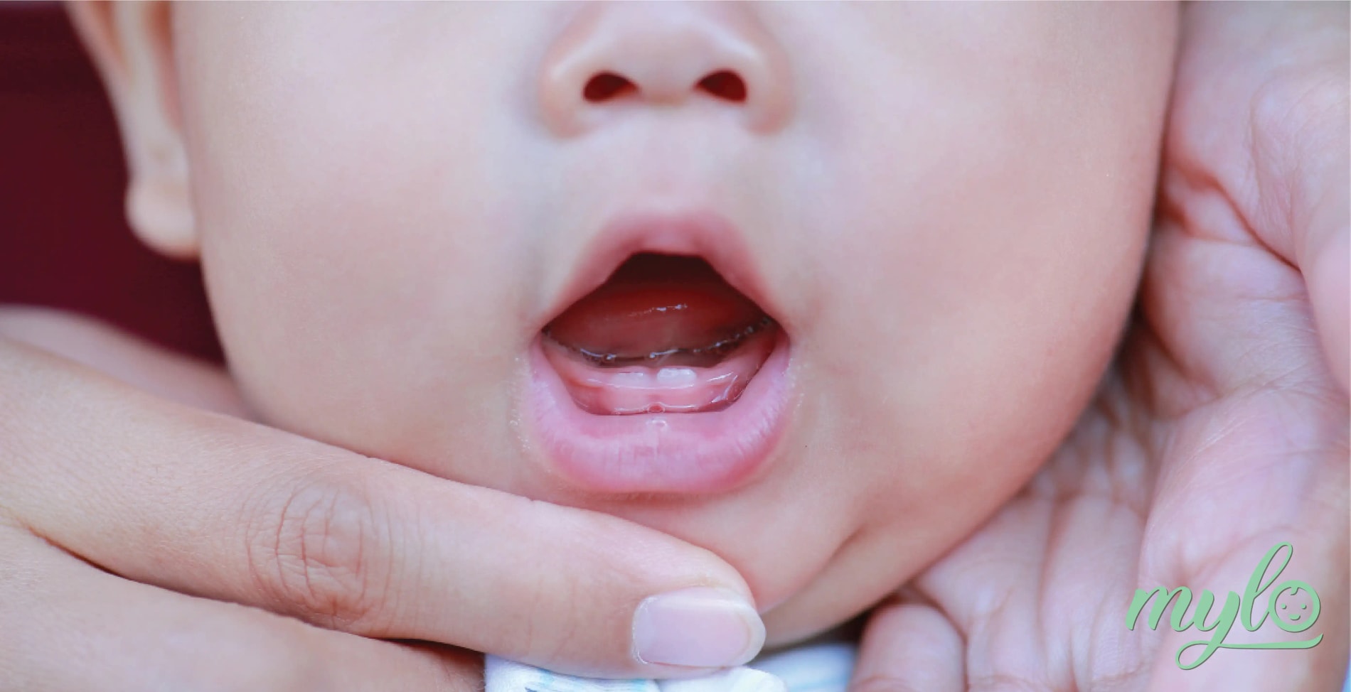 మీ పాప/బాబుకి పళ్లు(దంతాలు) వస్తున్నాయని తెలుసుకునేందుకు 7 సంకేతాలు!