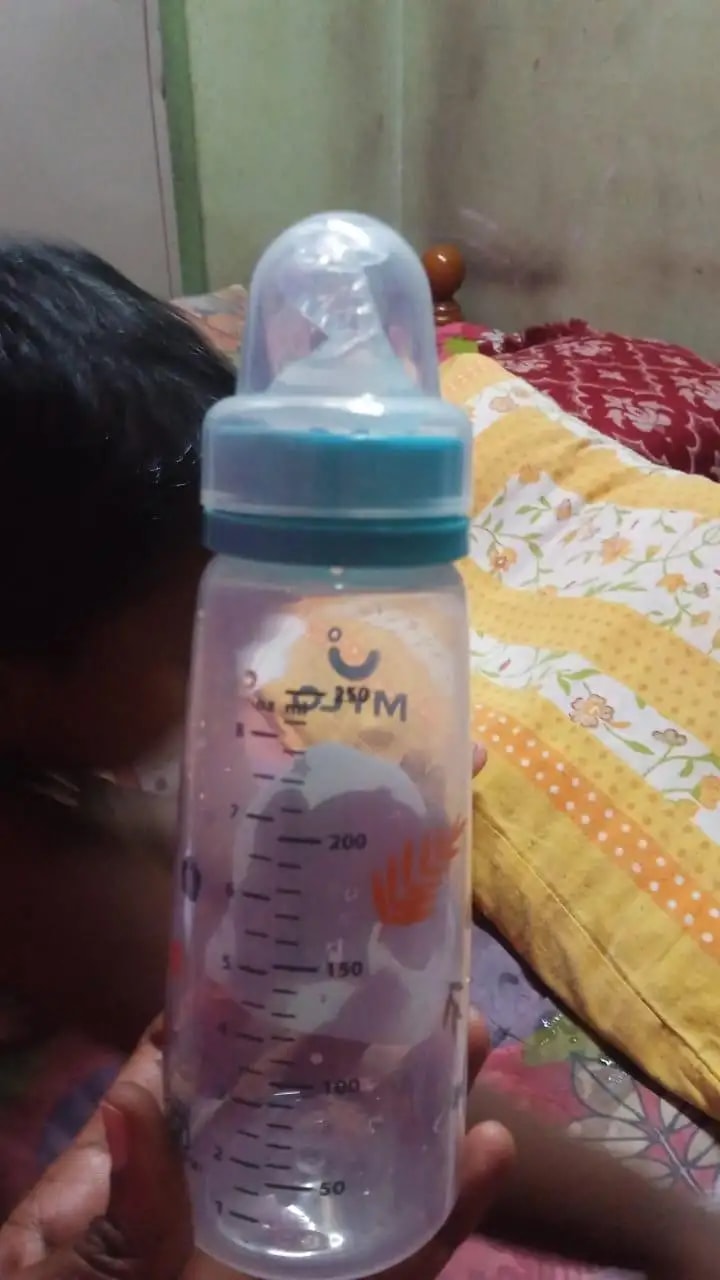 2-in-1 Baby Feeding Bottle | BPA Free with Anti-Colic Nipple & Spoon | Easy Flow Neck Design - Lion & Giraffe 125ml & 250ml