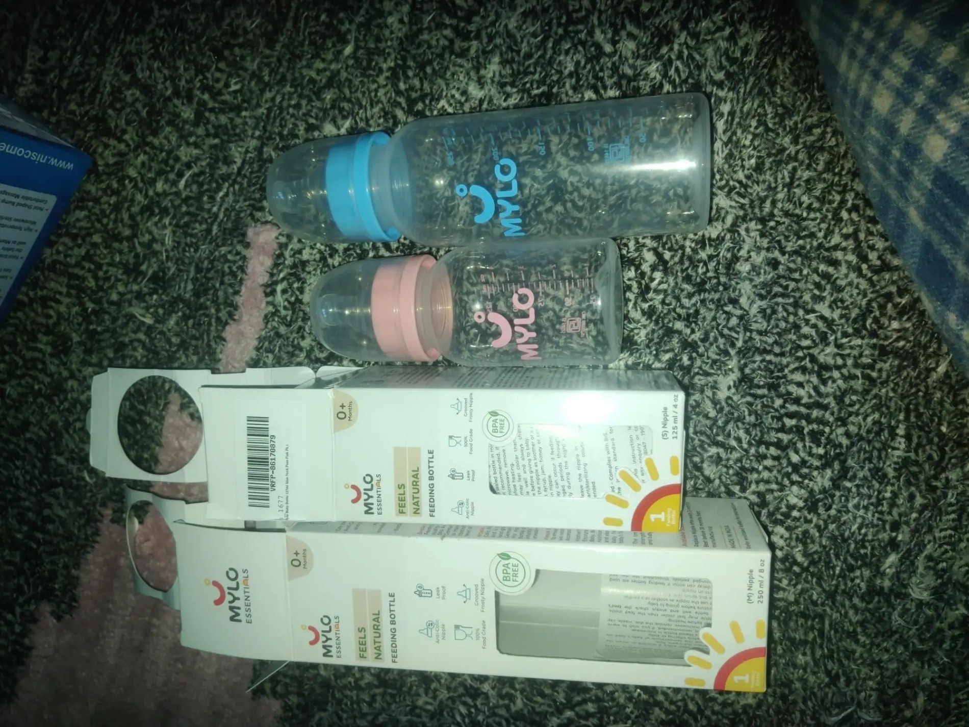 2-in-1 Baby Feeding Bottle | BPA Free with Anti-Colic Nipple & Spoon | Easy Flow Neck Design - Lion & Giraffe 125ml & 250ml