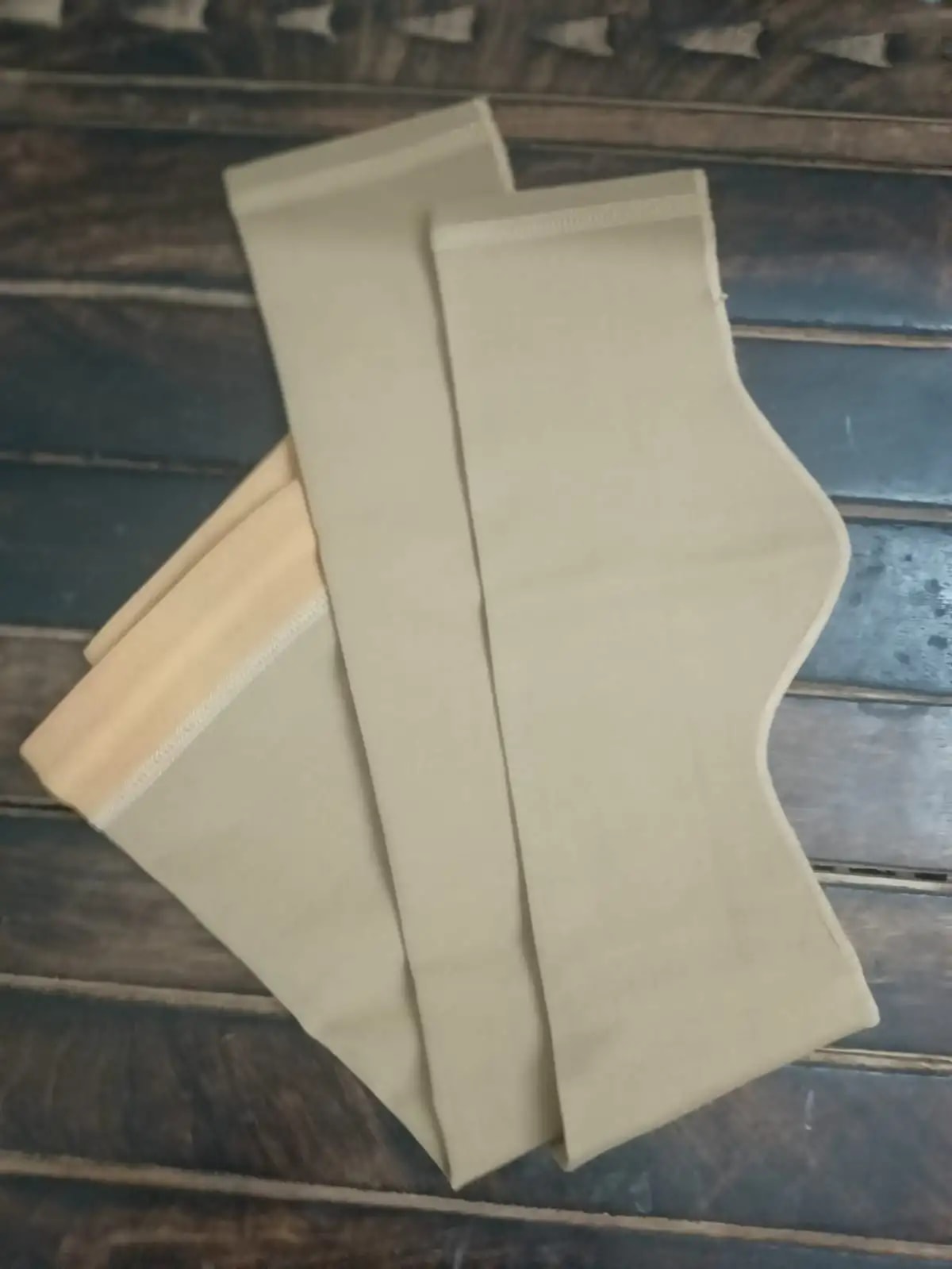Images related to gives comfort to swelled legs
