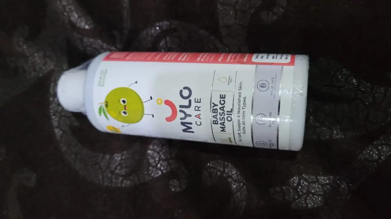Mylo Herb Enriched Baby Massage Oil - 100 ml | For Winters Dermatologically Tested | Made Safe Certified | Nourishes Skin | Strengthens Immunity | Ayurvedic Preparation