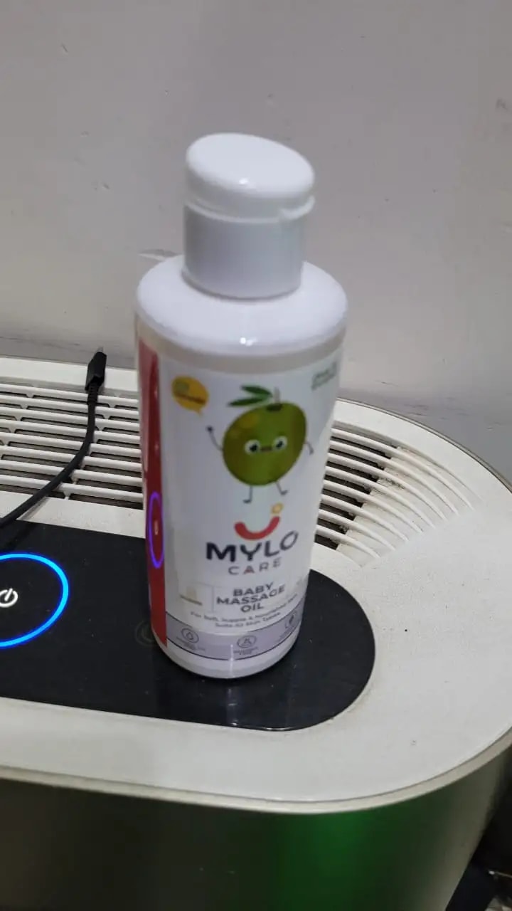 Mylo Herb Enriched Baby Massage Oil - 100 ml | For Winters Dermatologically Tested | Made Safe Certified | Nourishes Skin | Strengthens Immunity | Ayurvedic Preparation