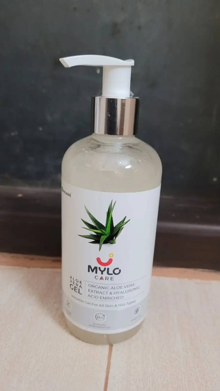 Aloe Vera Gel with 99% Organic Aloe Vera | Nurtures Skin & Hair | Reduces Suntan | Soothes Burns | Enhances Hair Resilience (300 ml)