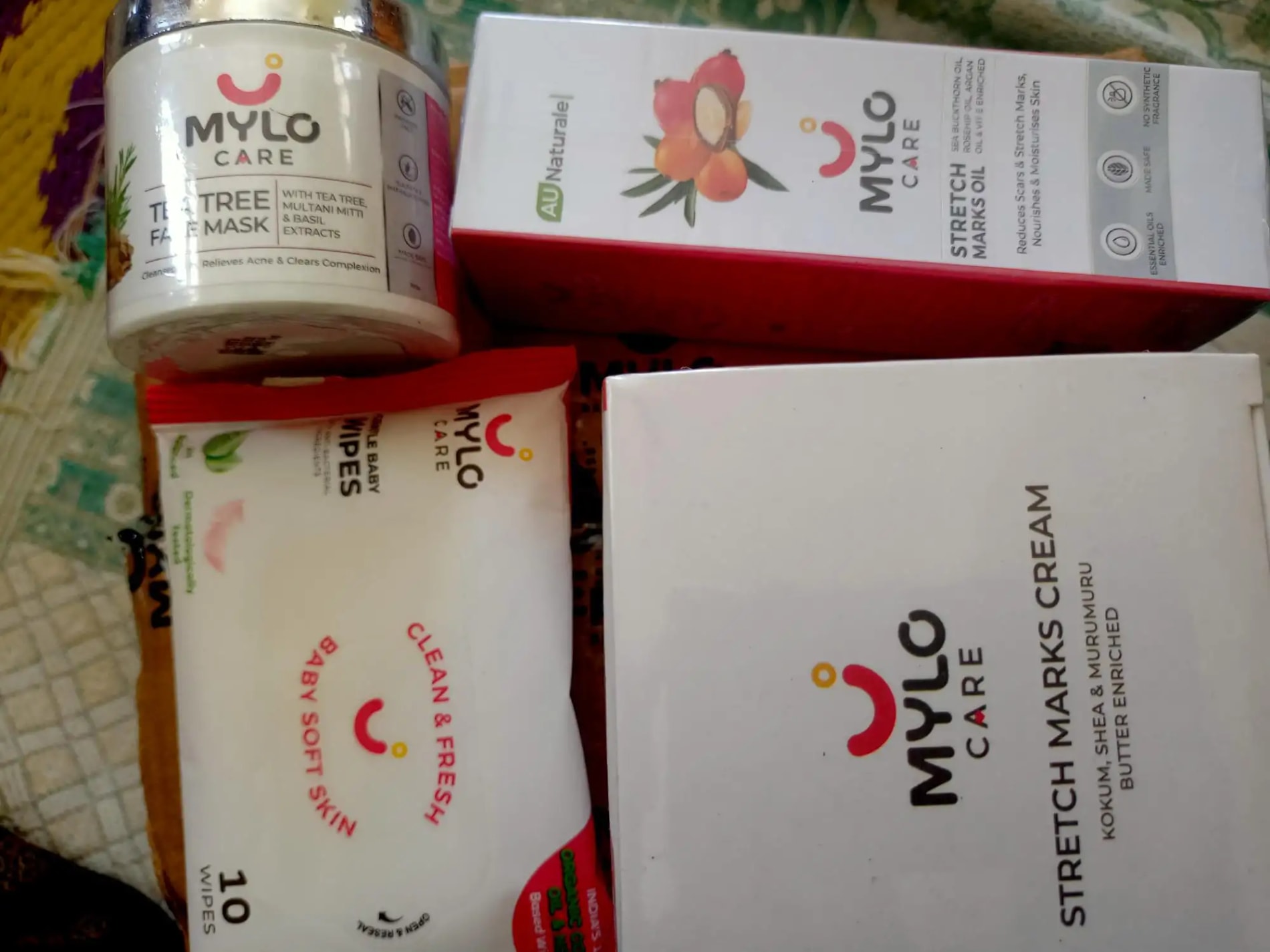 Stretch Marks Kit - Removes Scars | Made with Natural Ingredients | Tightens Skin - (1 Stretch Mark Oil - 100 ml, 2 Stretch Marks Cream - 100ml each)