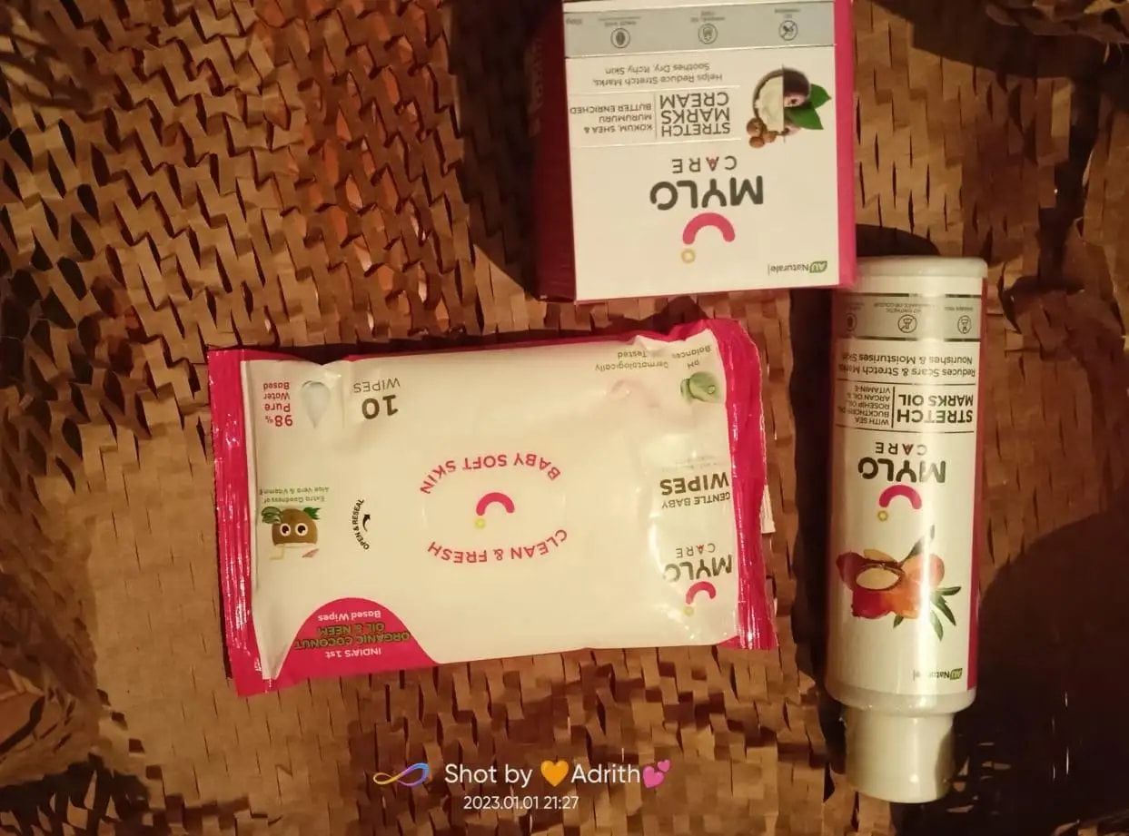 Stretch Marks Kit - Removes Scars | Made with Natural Ingredients | Tightens Skin - (1 Stretch Mark Oil - 100 ml, 2 Stretch Marks Cream - 100ml each)