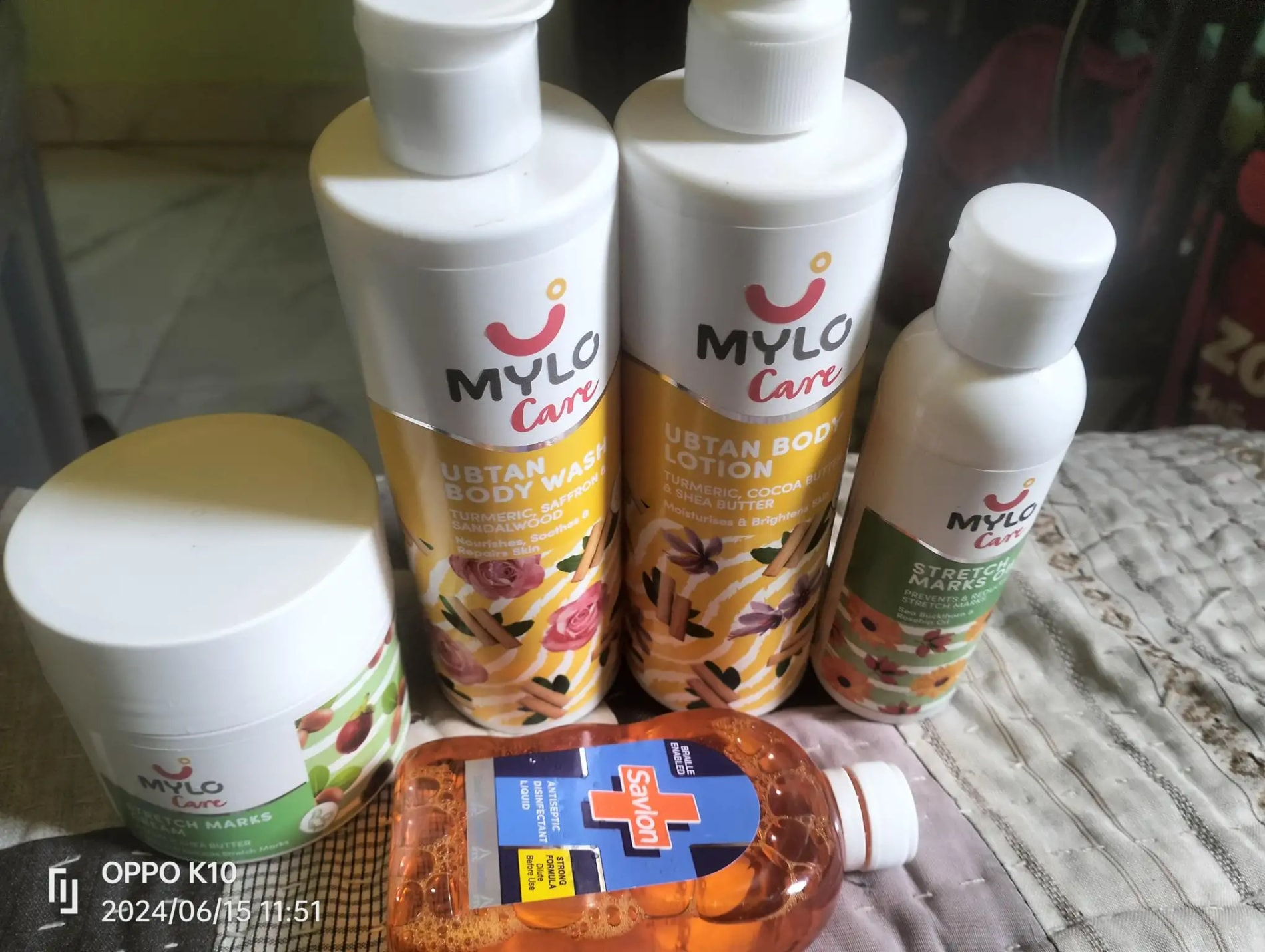 Stretch Marks Kit - Removes Scars | Made with Natural Ingredients | Tightens Skin - (1 Stretch Mark Oil - 100 ml, 2 Stretch Marks Cream - 100ml each)