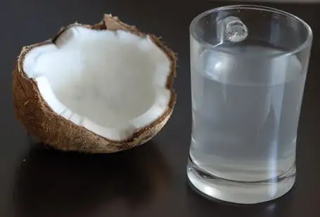 Top 10 ways in which coconut water can help during pregnancy