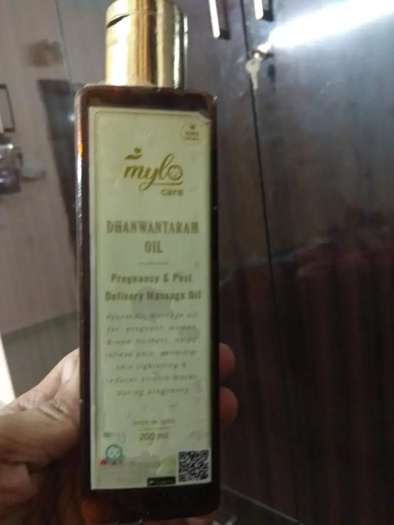Ayurvedic Pregnancy Massage Oil | Relieves Pregnancy Pain & Ichiness | Heals Stretch Marks | Firms Up Body Post Pregnancy | Made with Dhanwantram Recipe (200 ml)