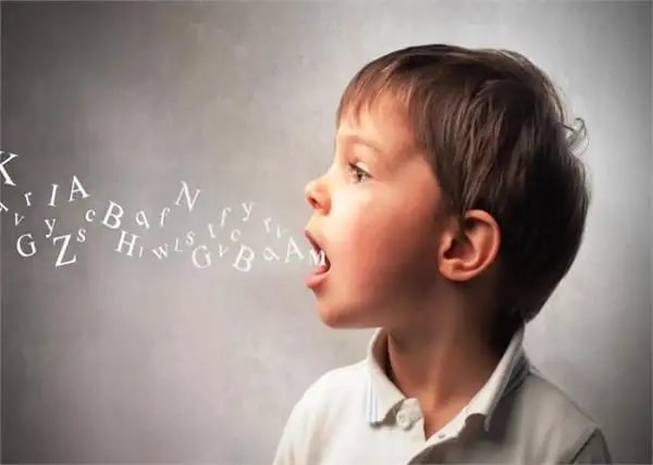 बच्चों के हकलाने की प्रॉब्लम भी होगी दूर अगर अपनाएंगे ये नुस्खे