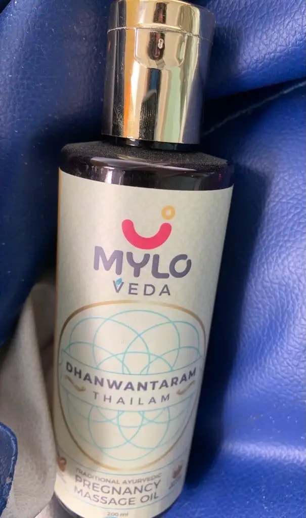 Ayurvedic Pregnancy Massage Oil | Relieves Pregnancy Pain & Ichiness | Heals Stretch Marks | Firms Up Body Post Pregnancy | Made with Dhanwantram Recipe (200 ml)