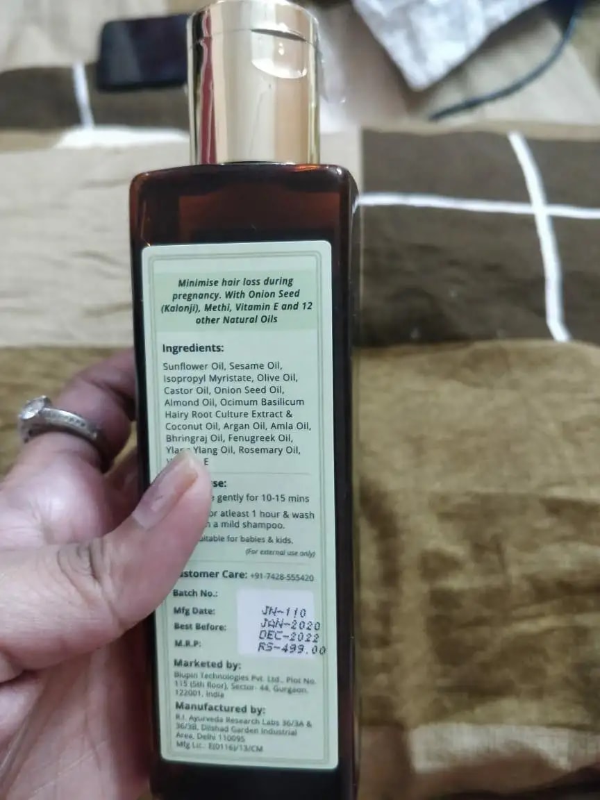 Ayurvedic Pregnancy Massage Oil | Relieves Pregnancy Pain & Ichiness | Heals Stretch Marks | Firms Up Body Post Pregnancy | Made with Dhanwantram Recipe (200 ml)