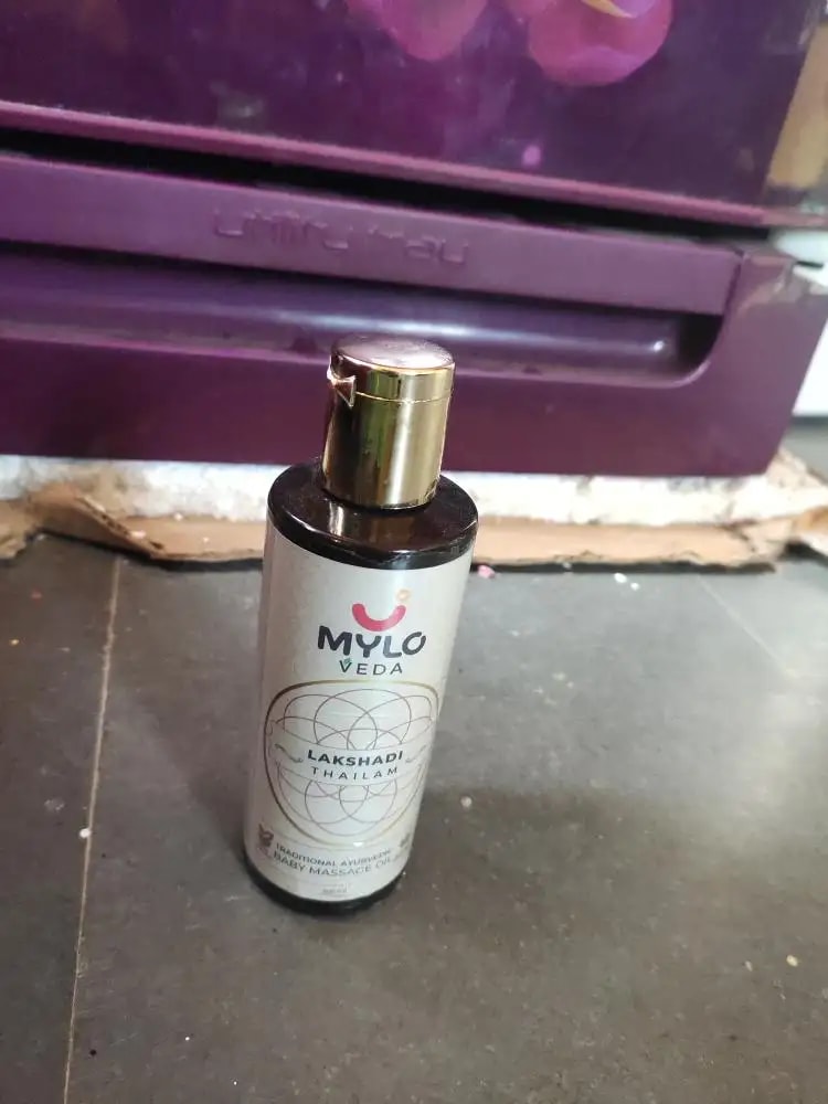 Mylo Herb Enriched Baby Massage Oil - 200 ml | Pack of 2 | Dermatologically Tested | Made Safe Certified | Nourishes Skin | Strengthens Immunity | Ayurvedic Preparation