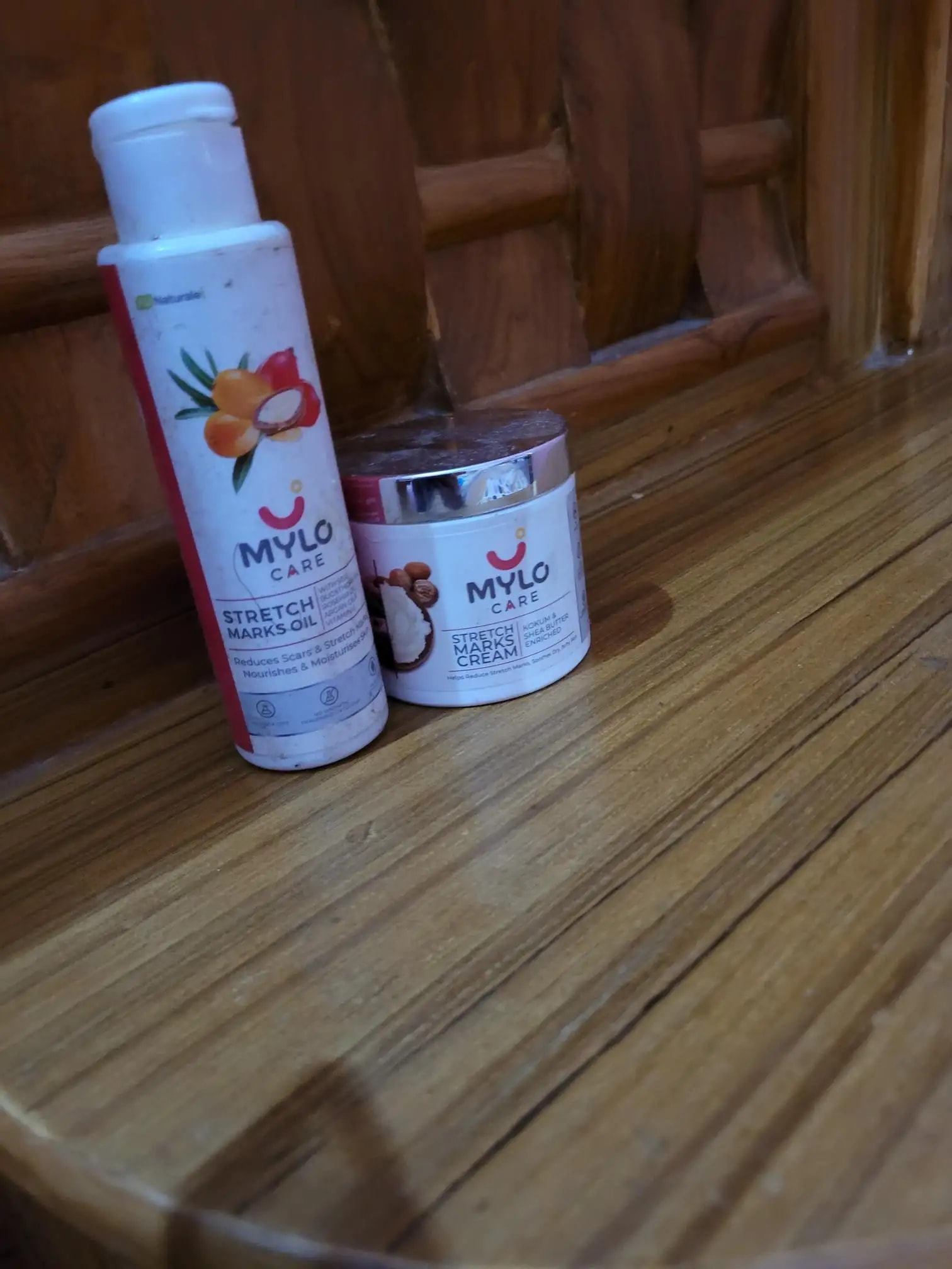 Stretch Marks Kit - Removes Scars | Made with Natural Ingredients | Tightens Skin - (1 Stretch Mark Oil - 100 ml, 2 Stretch Marks Cream - 100ml each)