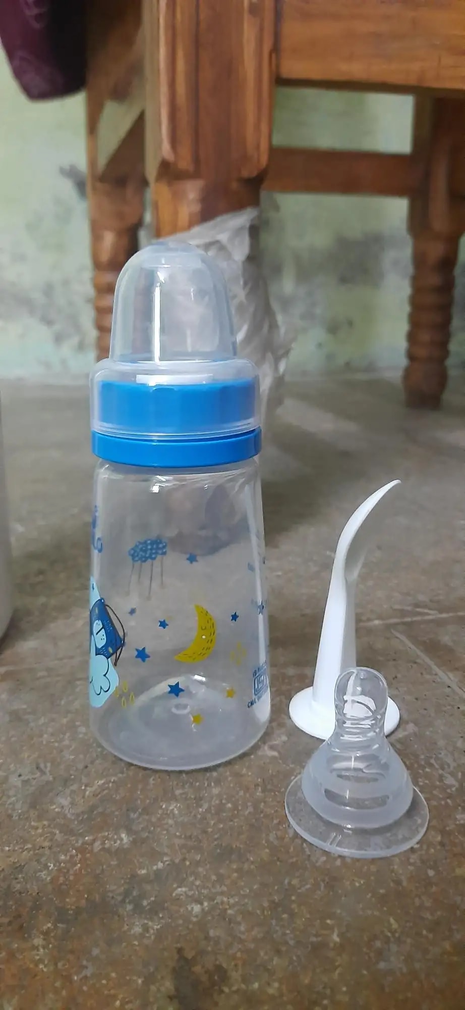 2-in-1 Baby Feeding Bottle | BPA Free with Anti-Colic Nipple & Spoon | Easy Flow Neck Design - Lion & Giraffe 125ml & 250ml
