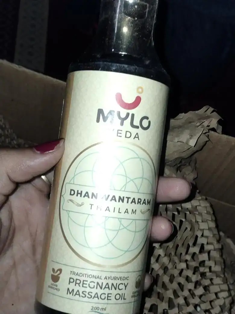 Ayurvedic Pregnancy Massage Oil | Relieves Pregnancy Pain & Ichiness | Heals Stretch Marks | Firms Up Body Post Pregnancy | Made with Dhanwantram Recipe (200 ml)