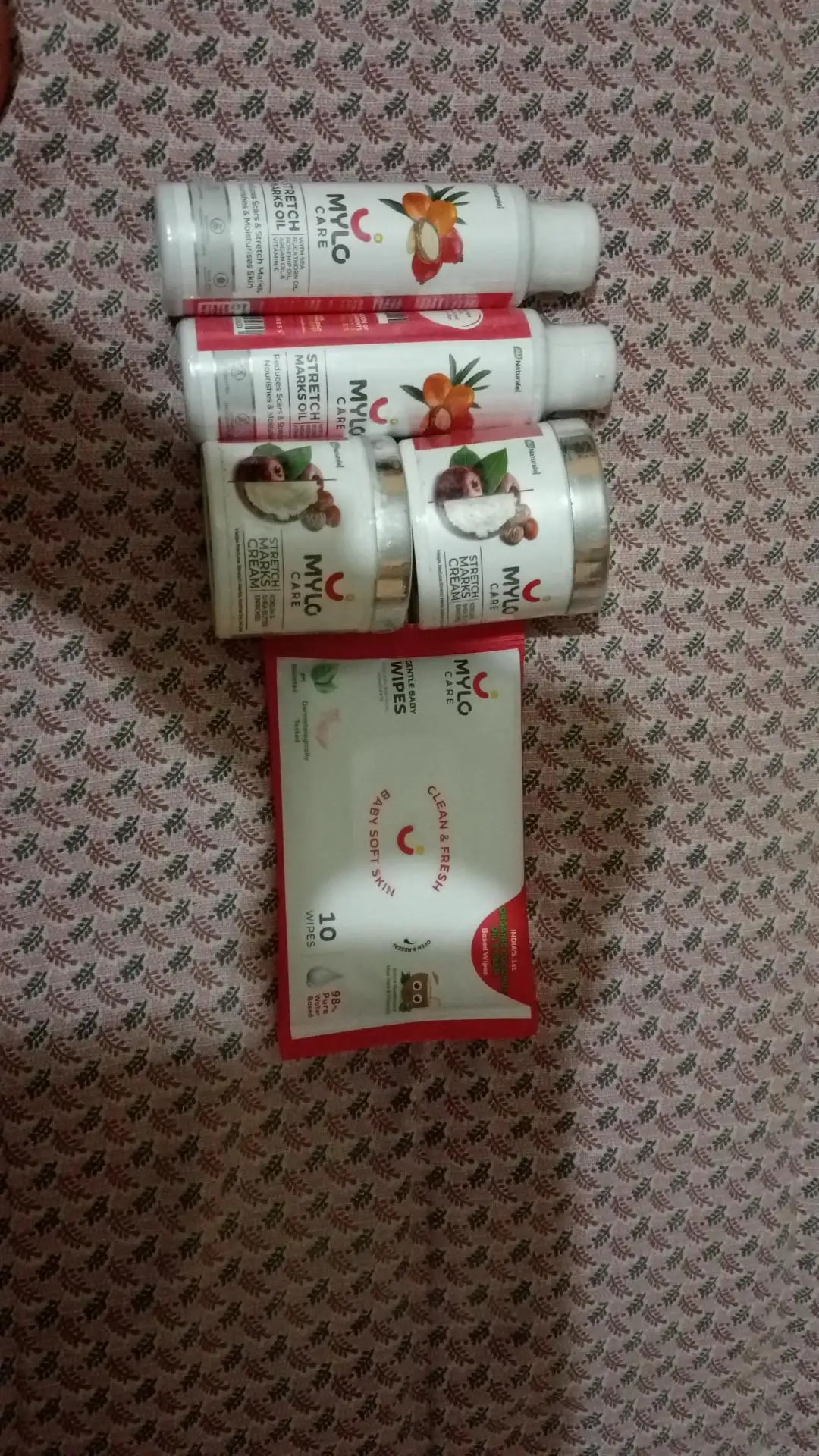 Stretch Marks Kit - Removes Scars | Made with Natural Ingredients | Tightens Skin - (1 Stretch Mark Oil - 100 ml, 2 Stretch Marks Cream - 100ml each)
