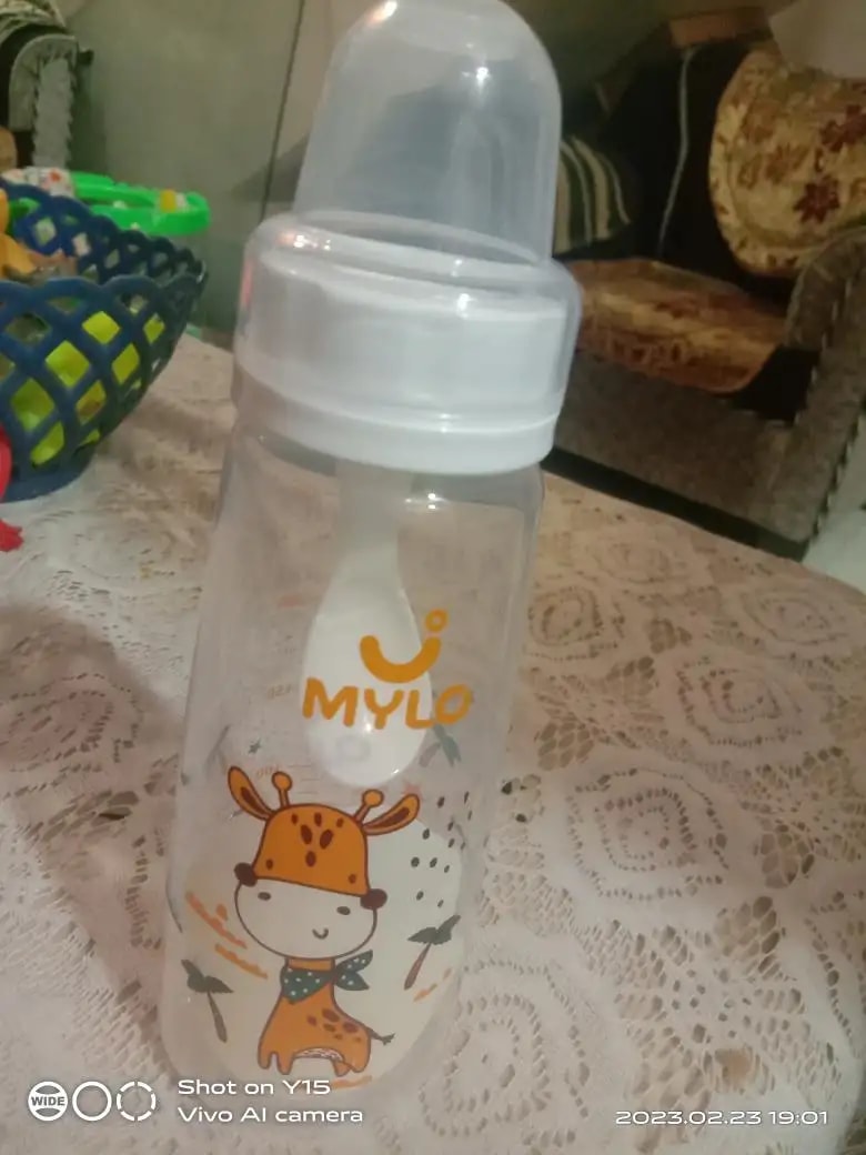2-in-1 Baby Feeding Bottle | BPA Free with Anti-Colic Nipple & Spoon | Easy Flow Neck Design - Lion & Giraffe 125ml & 250ml