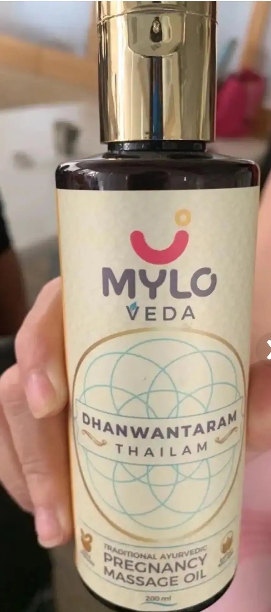 Ayurvedic Pregnancy Massage Oil | Relieves Pregnancy Pain & Ichiness | Heals Stretch Marks | Firms Up Body Post Pregnancy | Made with Dhanwantram Recipe (200 ml)
