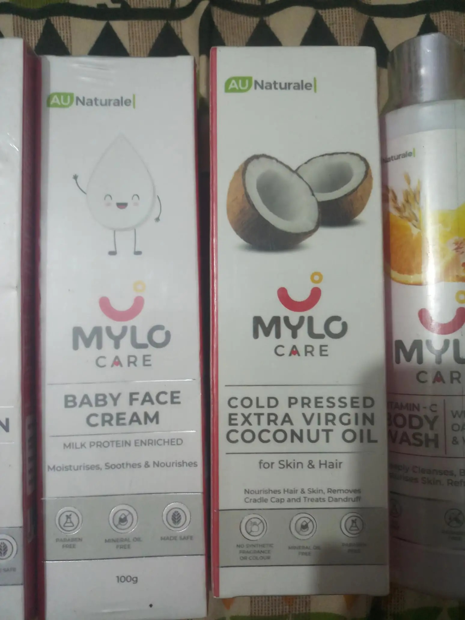 Cold Pressed Extra Virgin Coconut Oil for Skin & Hair - Nourishes Skin Deeply | Reduces Dandruff | Strengthens Hair | Soothes Baby's Rashes - 200 ml