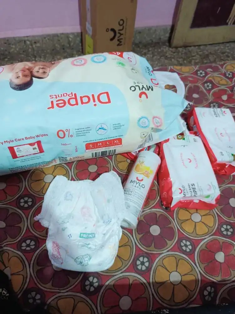 Mylo Baby New Born Diaper Pants | Up to 5Kgs | with Wetness Indicator | 92 Count