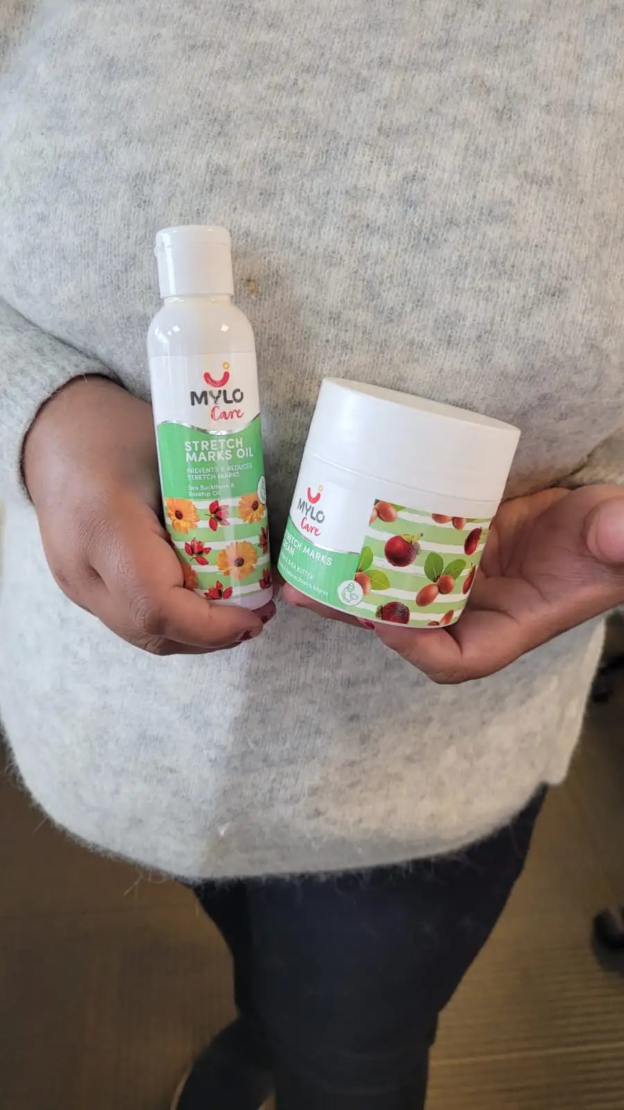 Stretch Marks Kit - Removes Scars | Made with Natural Ingredients | Tightens Skin - (1 Stretch Mark Oil - 100 ml, 2 Stretch Marks Cream - 100ml each)