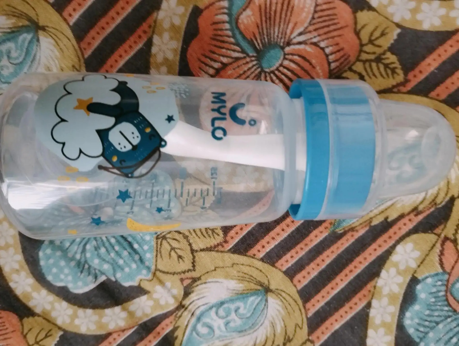 2-in-1 Baby Feeding Bottle | BPA Free with Anti-Colic Nipple & Spoon | Easy Flow Neck Design - Lion & Giraffe 125ml & 250ml