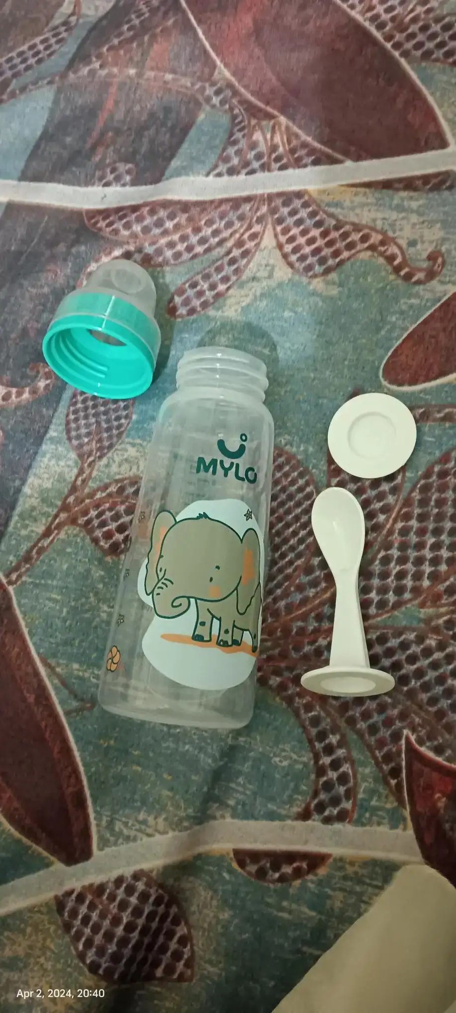 2-in-1 Baby Feeding Bottle | BPA Free with Anti-Colic Nipple & Spoon | Easy Flow Neck Design - Lion & Giraffe 125ml & 250ml