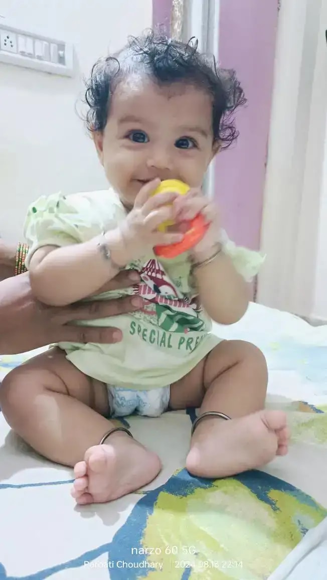 Feels Natural Ultra Soft Fruit & Food Nibbler- Pink | Convenient to Introduce Fruits & Veggies to Baby | Ultra-soft Silicone Mesh for Easy Chewing | Easy One Snap Filling | Helps Relieve Teething Discomfort