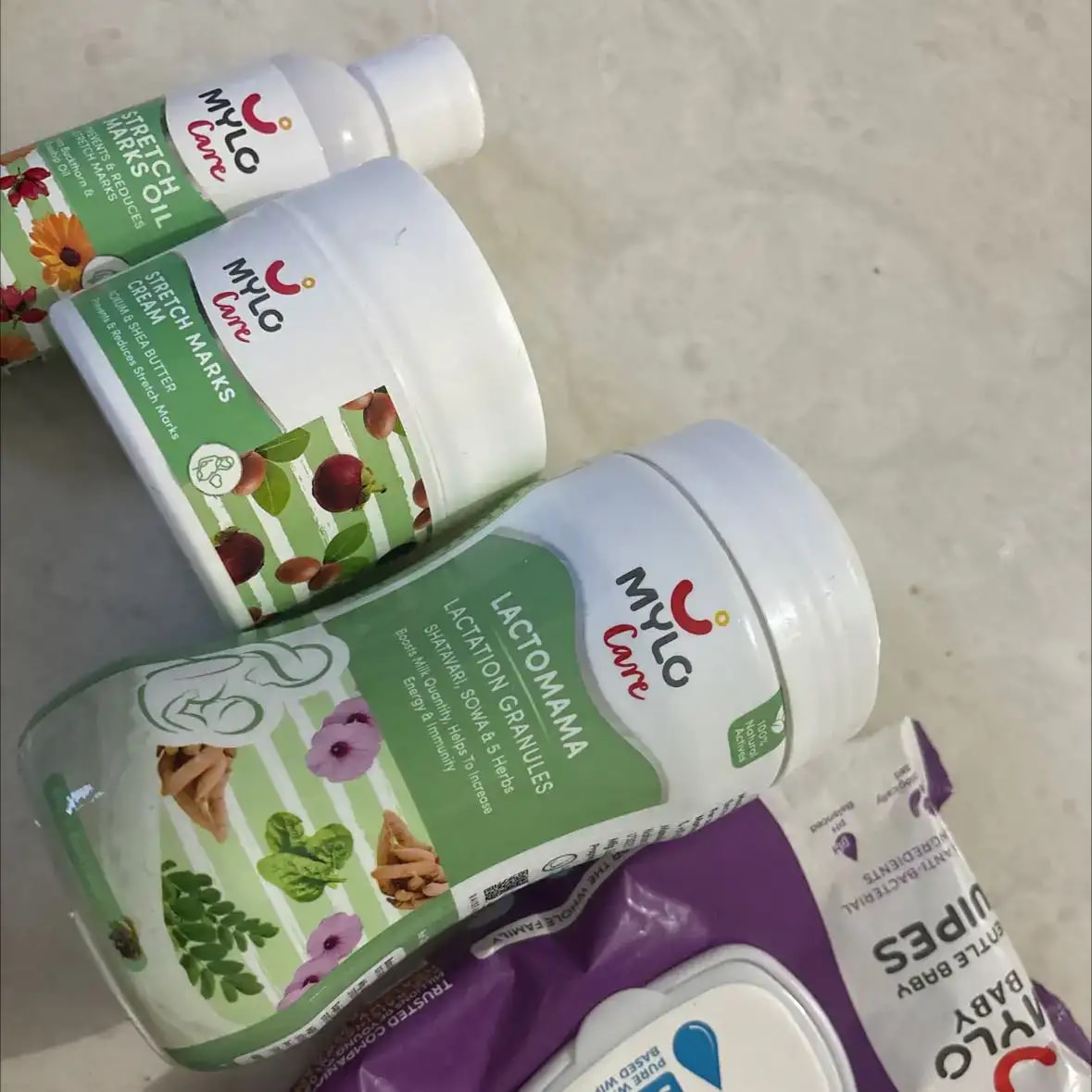 Stretch Marks Kit - Removes Scars | Made with Natural Ingredients | Tightens Skin - (1 Stretch Mark Oil - 100 ml, 2 Stretch Marks Cream - 100ml each)