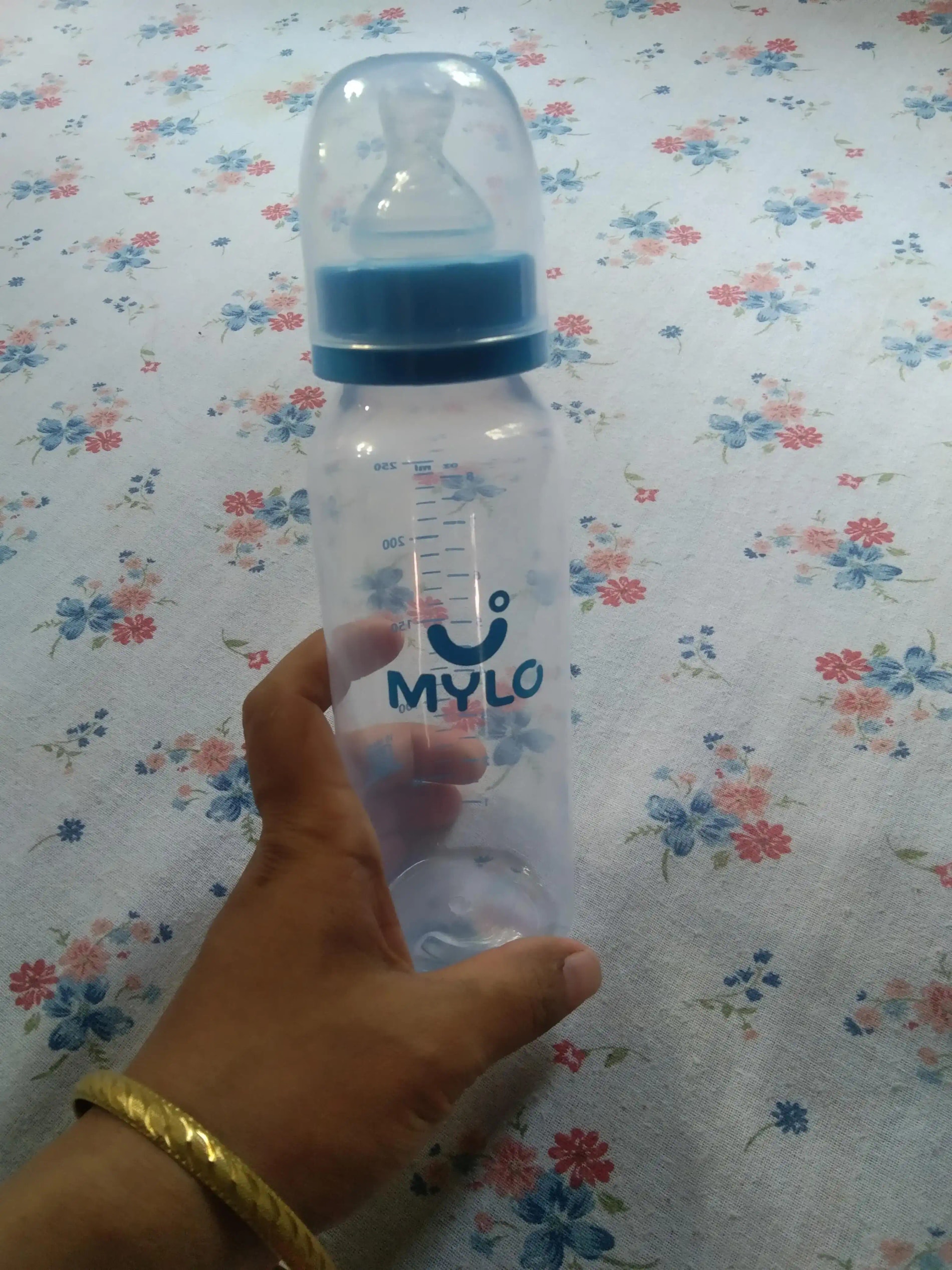 2-in-1 Baby Feeding Bottle | BPA Free with Anti-Colic Nipple & Spoon | Easy Flow Neck Design - Lion & Giraffe 125ml & 250ml