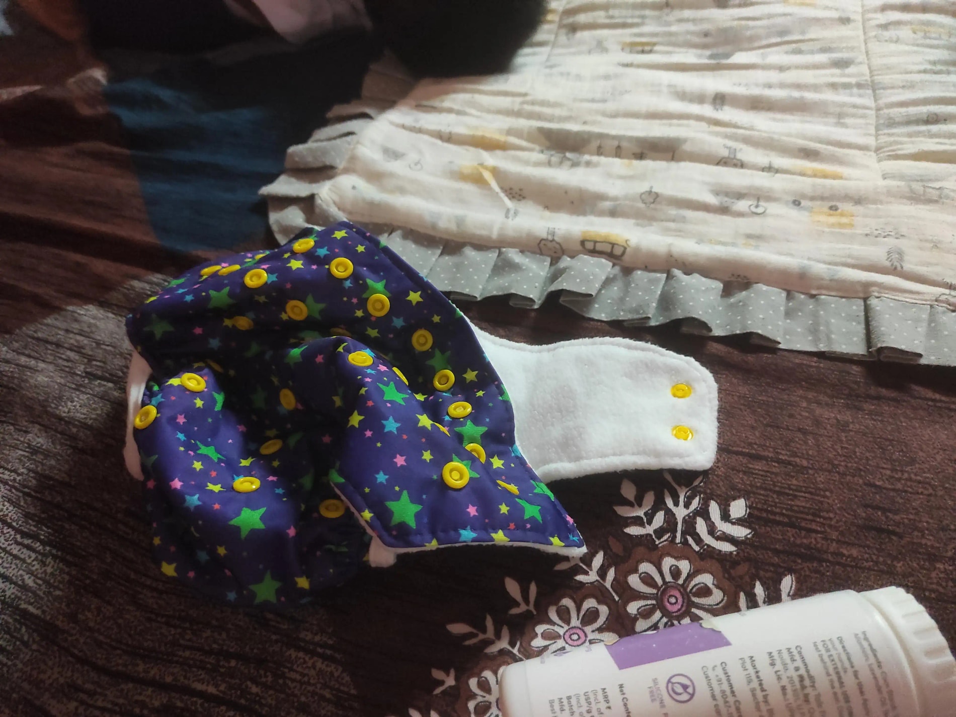 Adjustable Washable & Reusable Cloth Diaper With Dry Feel, Absorbent Insert Pad (3M-3Y) Prevents Rashes - Floral Spring - Pack of 1