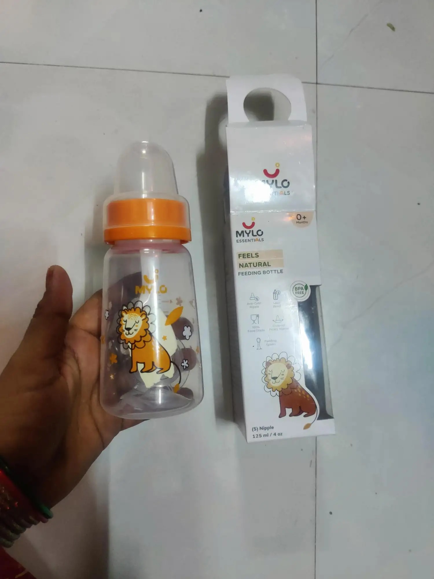 2-in-1 Baby Feeding Bottle | BPA Free with Anti-Colic Nipple & Spoon | Easy Flow Neck Design - Lion & Giraffe 125ml & 250ml