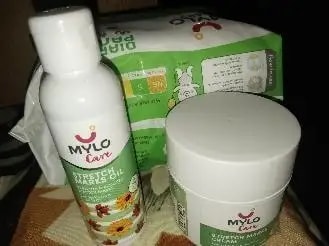 Stretch Marks Kit - Removes Scars | Made with Natural Ingredients | Tightens Skin - (1 Stretch Mark Oil - 100 ml, 2 Stretch Marks Cream - 100ml each)